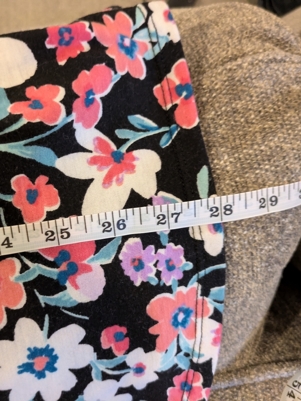 🔴 Links Floral Tunic Top - Black with Pink, White & Purple Flowers - Picture 10 of 11